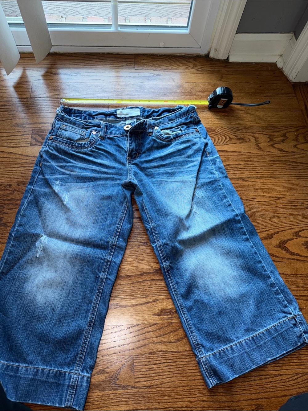 Women’s Blue Denim Cropped Jeans